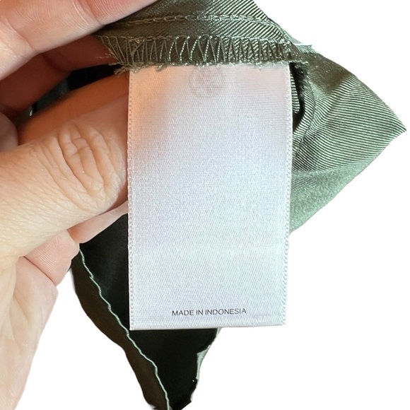 Express Ruffle Satin Button-up Blouse, NWT, Large - Picture 8 of 11